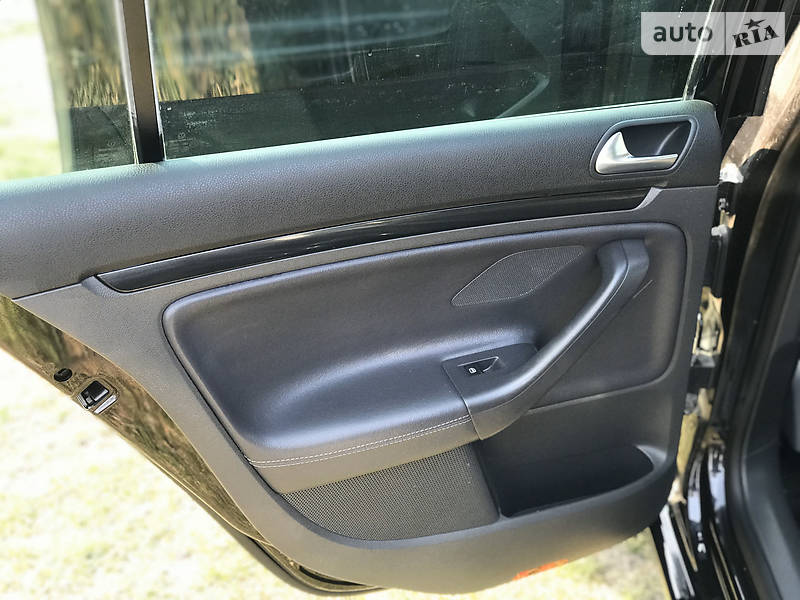 Хетчбек Volkswagen Golf 2007 в Корсунь-Шевченківському