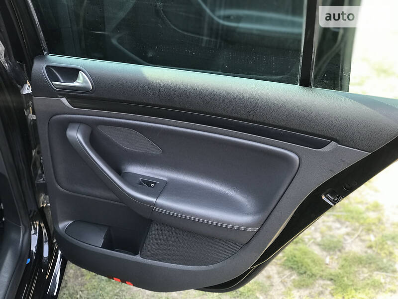 Хетчбек Volkswagen Golf 2007 в Корсунь-Шевченківському