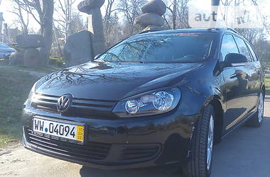 Універсал Volkswagen Golf 2010 в 