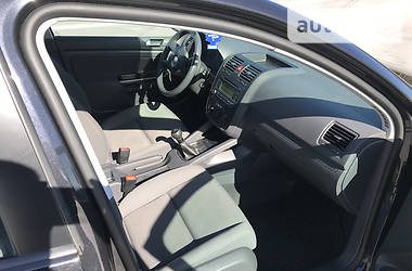 Хетчбек Volkswagen Golf 2004 в 