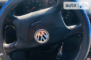 Седан Volkswagen Golf 1999 в 