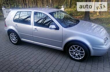 Хетчбек Volkswagen Golf 2003 в 