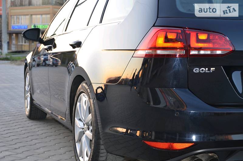 Універсал Volkswagen Golf 2016 в Чернівцях