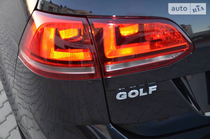 Універсал Volkswagen Golf 2016 в Чернівцях
