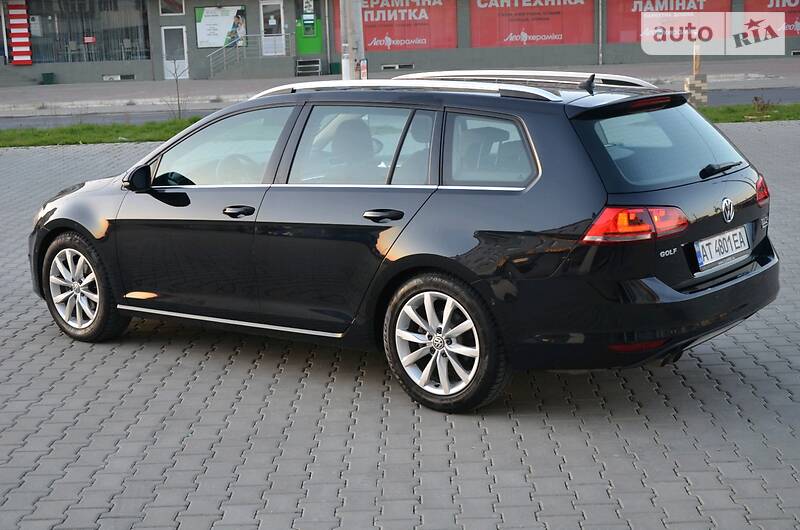 Універсал Volkswagen Golf 2016 в Чернівцях