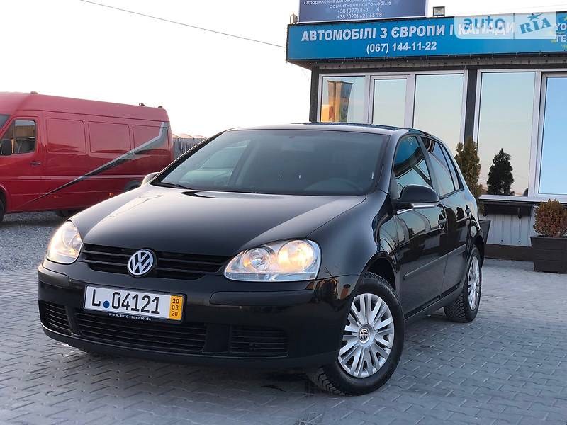 Хетчбек Volkswagen Golf 2005 в 