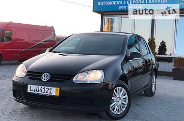 Хетчбек Volkswagen Golf 2005 в 