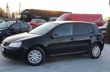 Хетчбек Volkswagen Golf 2005 в 