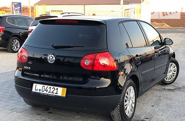 Хетчбек Volkswagen Golf 2005 в 