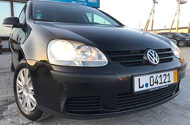Хетчбек Volkswagen Golf 2005 в 