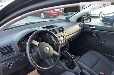 Хетчбек Volkswagen Golf 2005 в 