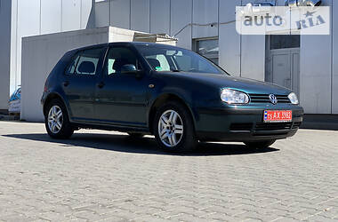 Хетчбек Volkswagen Golf 2002 в 