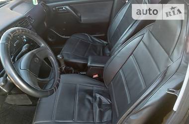 Хетчбек Volkswagen Golf 1994 в 