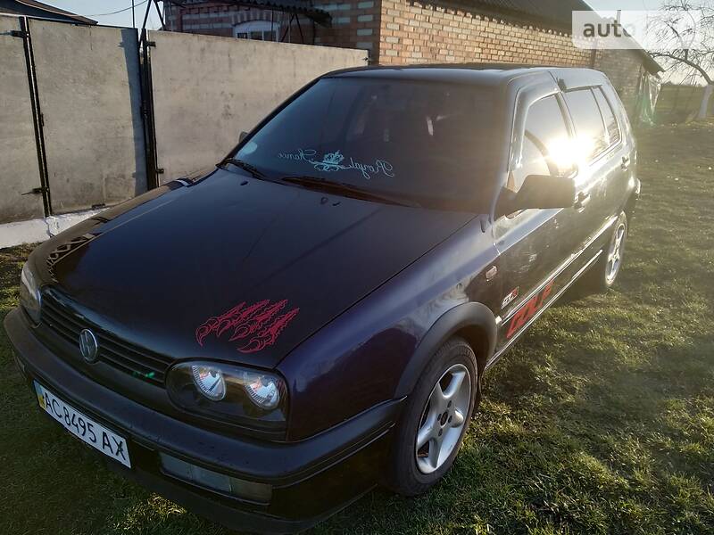 Хэтчбек Volkswagen Golf 1994 в Луцке