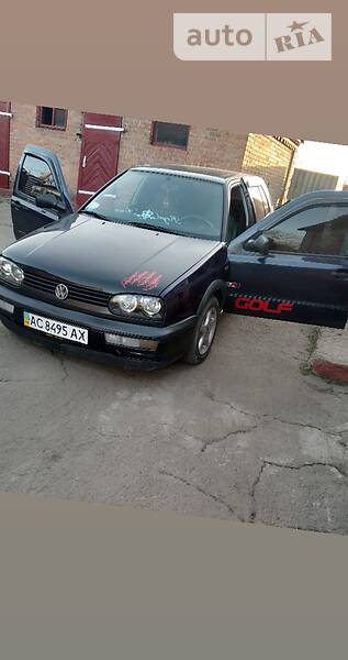 Хэтчбек Volkswagen Golf 1994 в Луцке