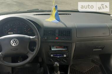 Універсал Volkswagen Golf 2000 в 