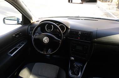 Хетчбек Volkswagen Golf 2003 в 