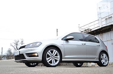 Хетчбек Volkswagen Golf 2013 в 