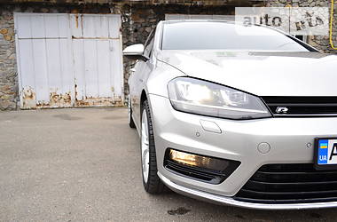 Хетчбек Volkswagen Golf 2013 в 