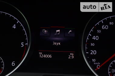 Хетчбек Volkswagen Golf 2013 в 