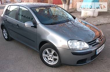 Хетчбек Volkswagen Golf 2005 в 