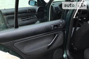 Універсал Volkswagen Golf 2001 в 