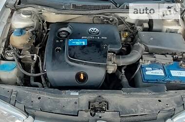 Хетчбек Volkswagen Golf 2000 в 