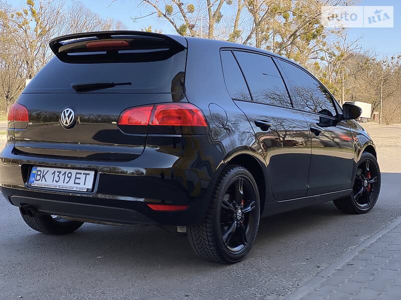 Хетчбек Volkswagen Golf 2009 в Рівному