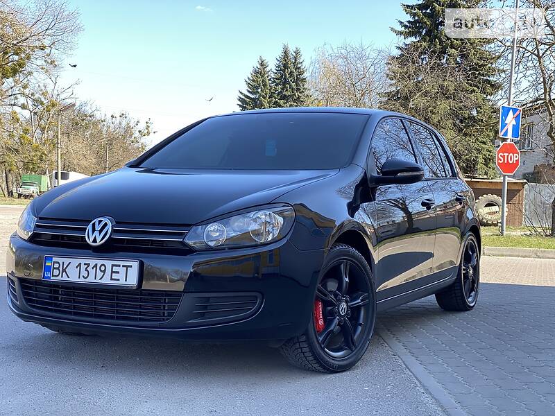 Хетчбек Volkswagen Golf 2009 в Рівному