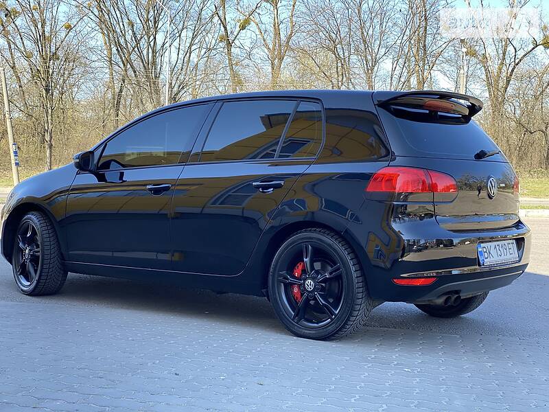 Хетчбек Volkswagen Golf 2009 в Рівному