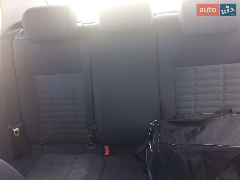Хэтчбек Volkswagen Golf 2007 в Вараше фото 16 Хэтчбек Volkswagen Golf 2007 в Вараше