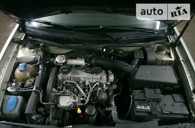 Хетчбек Volkswagen Golf 1998 в 