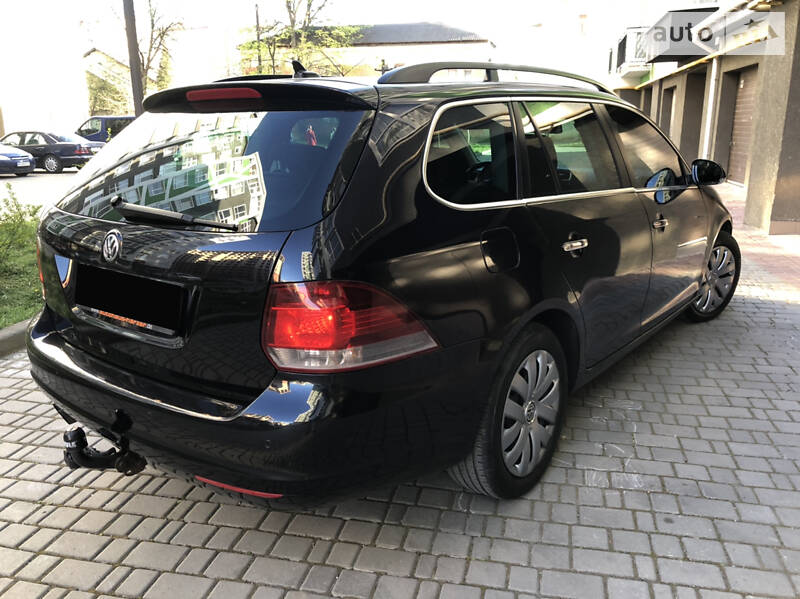 Універсал Volkswagen Golf 2009 в Івано-Франківську