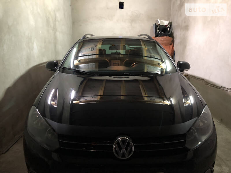 Універсал Volkswagen Golf 2009 в Івано-Франківську