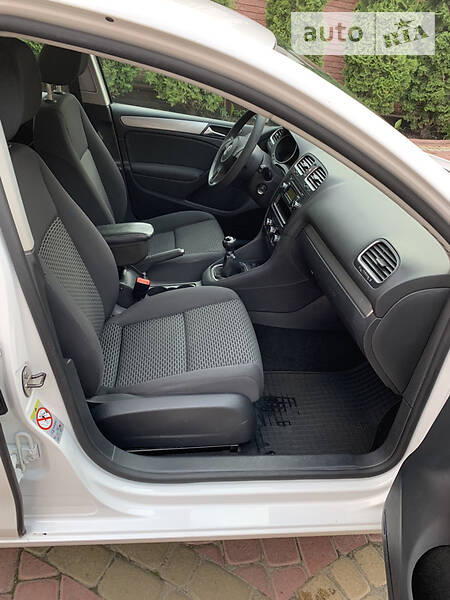 Хетчбек Volkswagen Golf 2009 в Вінниці