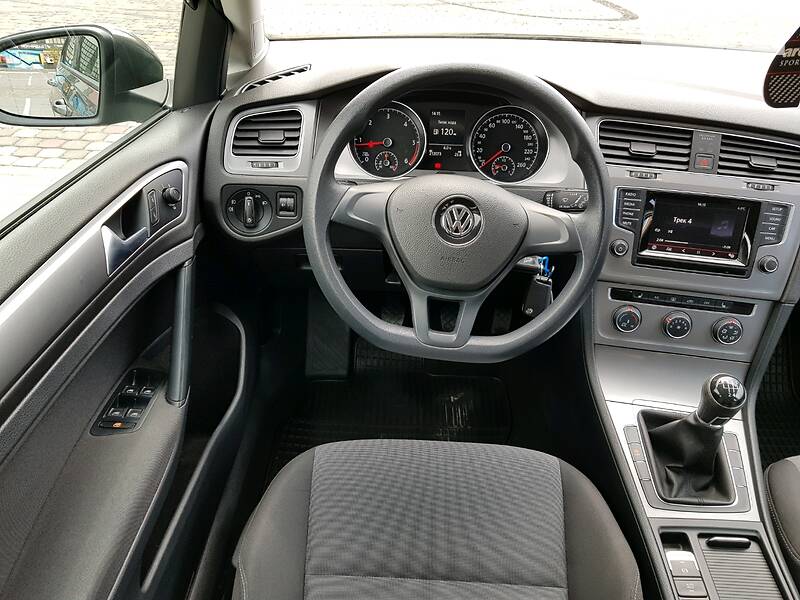 Універсал Volkswagen Golf 2014 в Луцьку