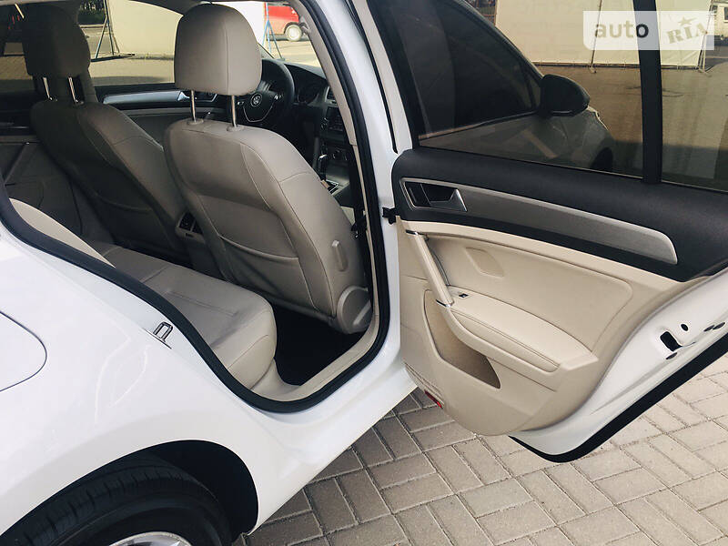 Універсал Volkswagen Golf 2015 в Рівному фото 26 Універсал Volkswagen Golf 2015 в Рівному