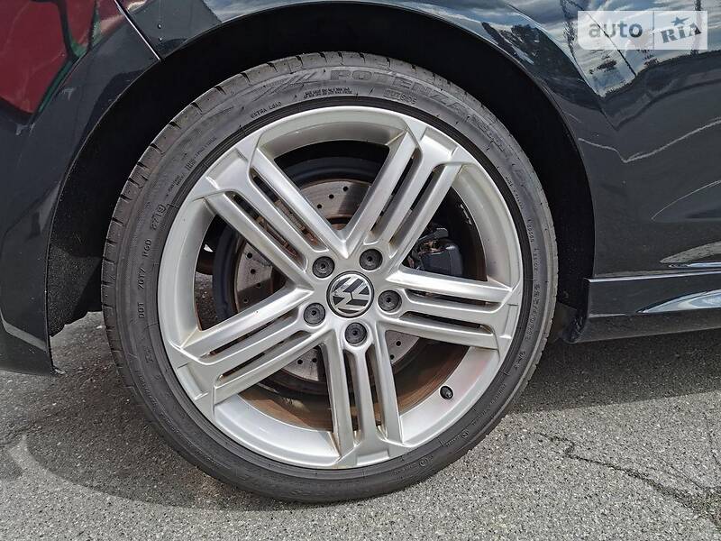 Хетчбек Volkswagen Golf 2011 в Києві