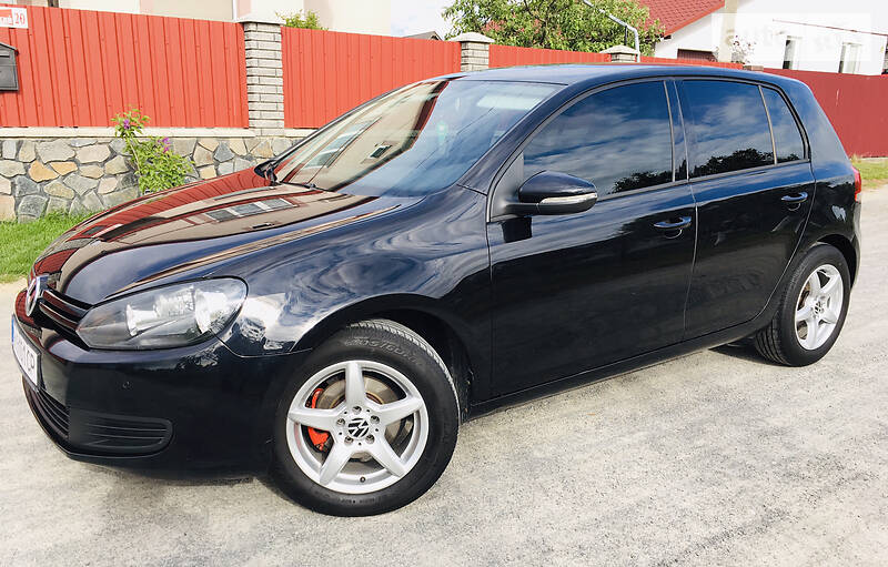 Хетчбек Volkswagen Golf 2009 в Звягелі