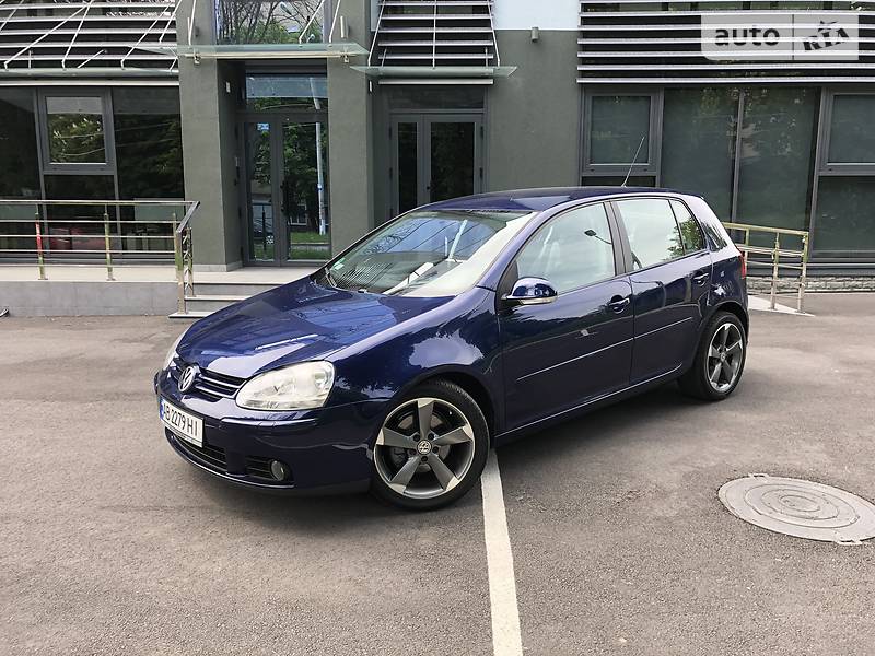 Хетчбек Volkswagen Golf 2006 в Вінниці