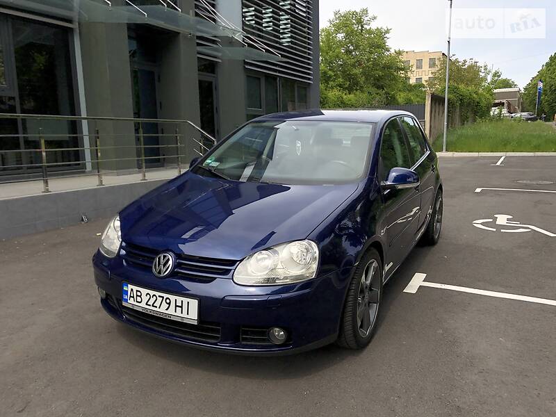 Хетчбек Volkswagen Golf 2006 в Вінниці