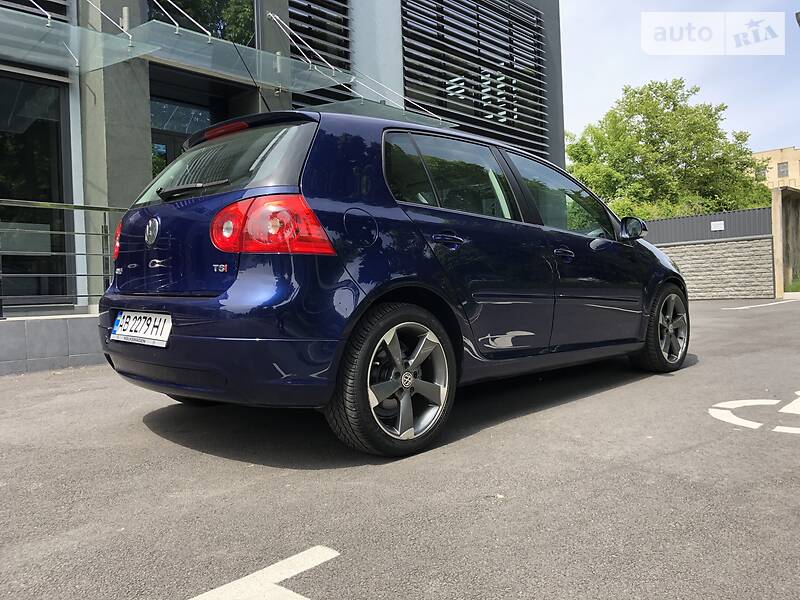 Хетчбек Volkswagen Golf 2006 в Вінниці