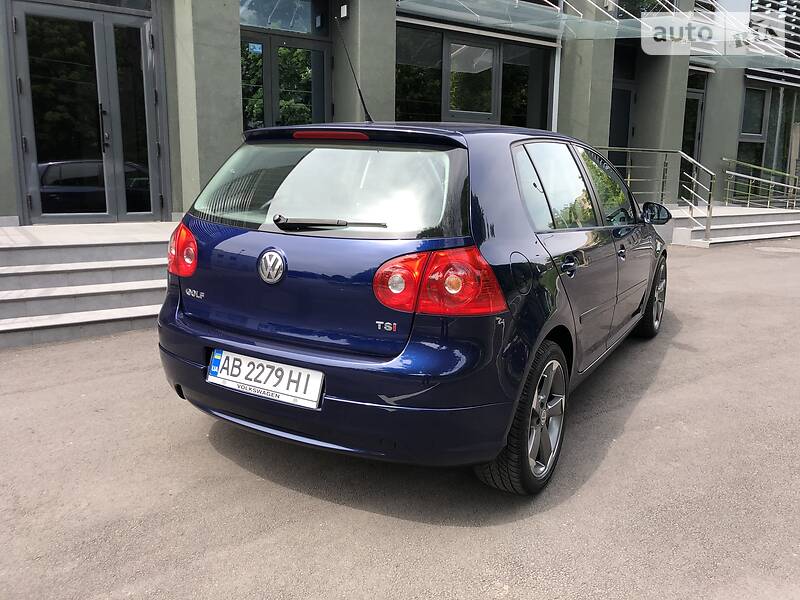 Хетчбек Volkswagen Golf 2006 в Вінниці