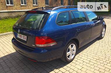 Універсал Volkswagen Golf 2013 в 