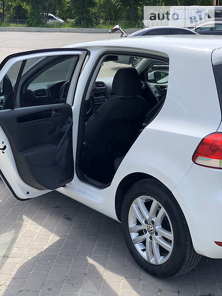 Хетчбек Volkswagen Golf 2010 в Івано-Франківську