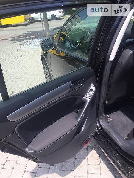 Хетчбек Volkswagen Golf 2009 в Львові