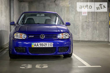 Хетчбек Volkswagen Golf 2002 в 