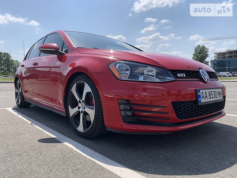 Хетчбек Volkswagen Golf 2014 в Києві