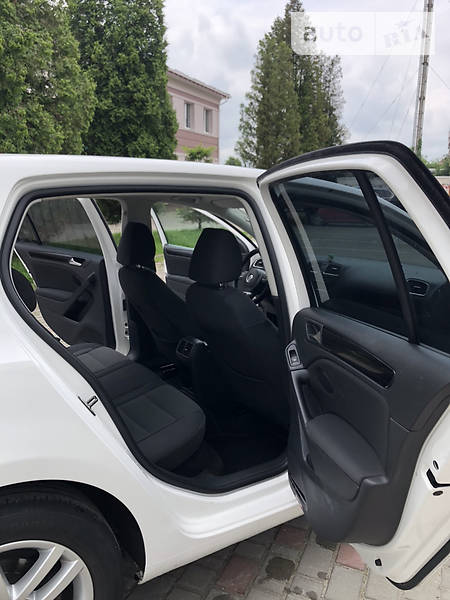 Хетчбек Volkswagen Golf 2010 в Івано-Франківську