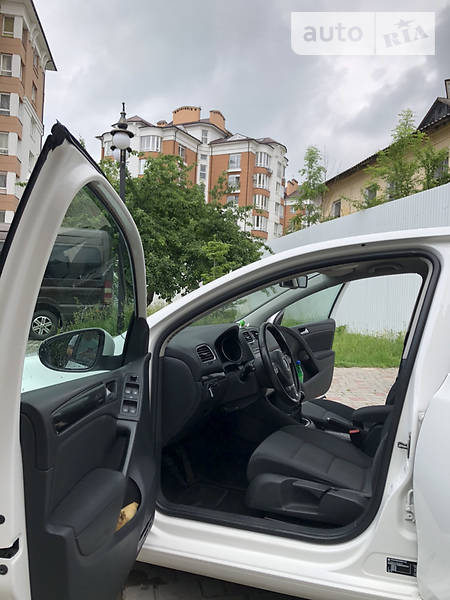 Хетчбек Volkswagen Golf 2010 в Івано-Франківську